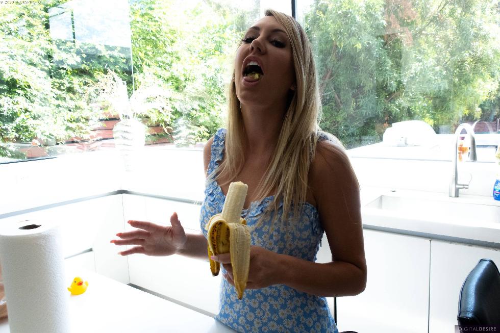 Day at work with sexy Brett Rossi - 4