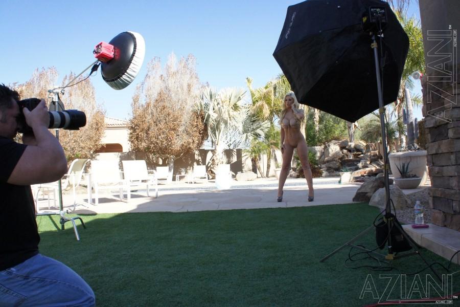 Candy Manson in photoshoot on the backyard - 11