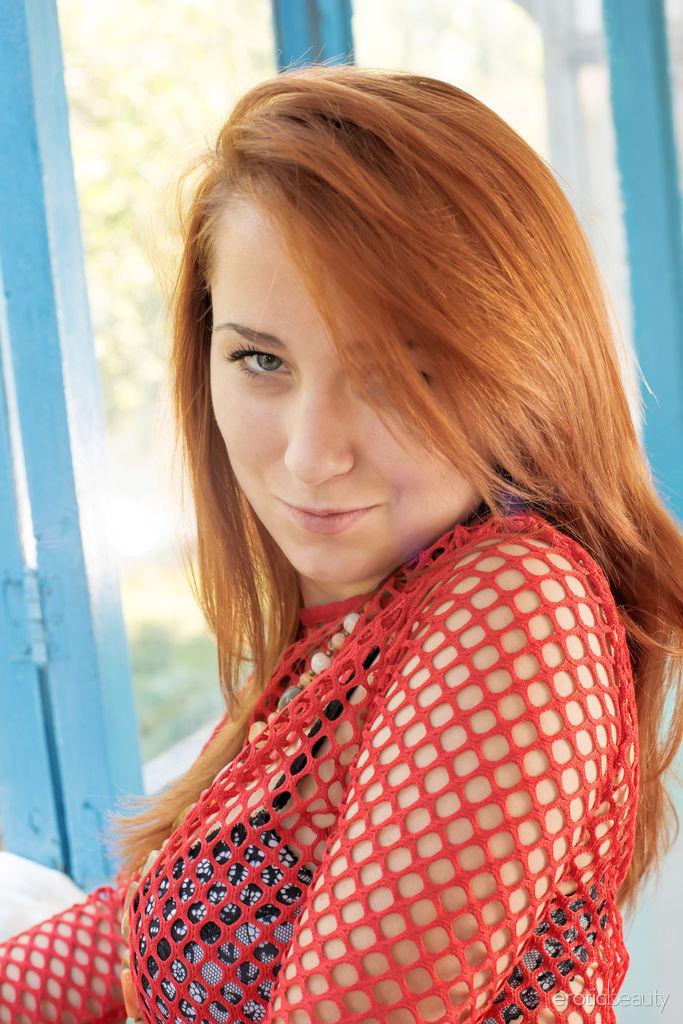 Red-haired Masya is showing stunnig body - 1