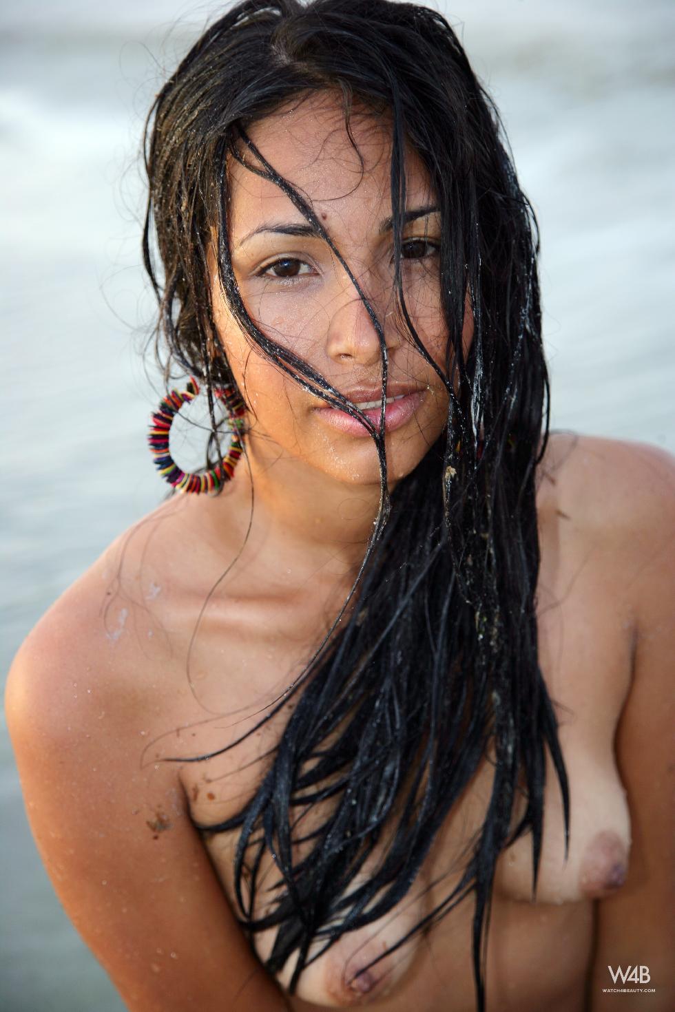 Young Latina is posing on the beach - Ruth Medina - 13
