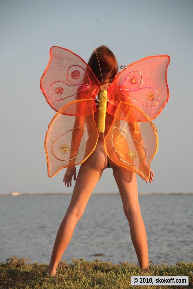 Photoshoot with beautiful butterfly - Frances - 4