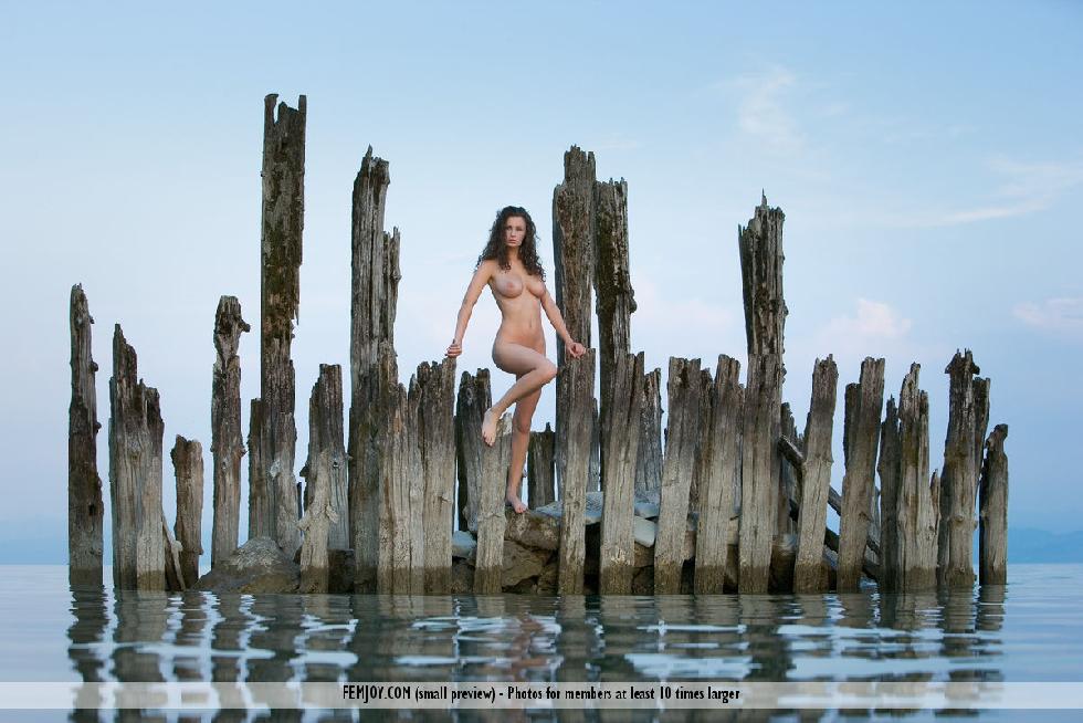 Gorgeous Susann shows perfect body on the beach - 6