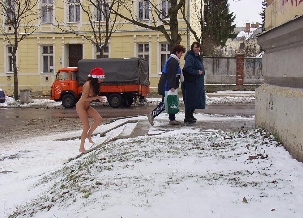 Naked amateur is posing in public places in winter - 5