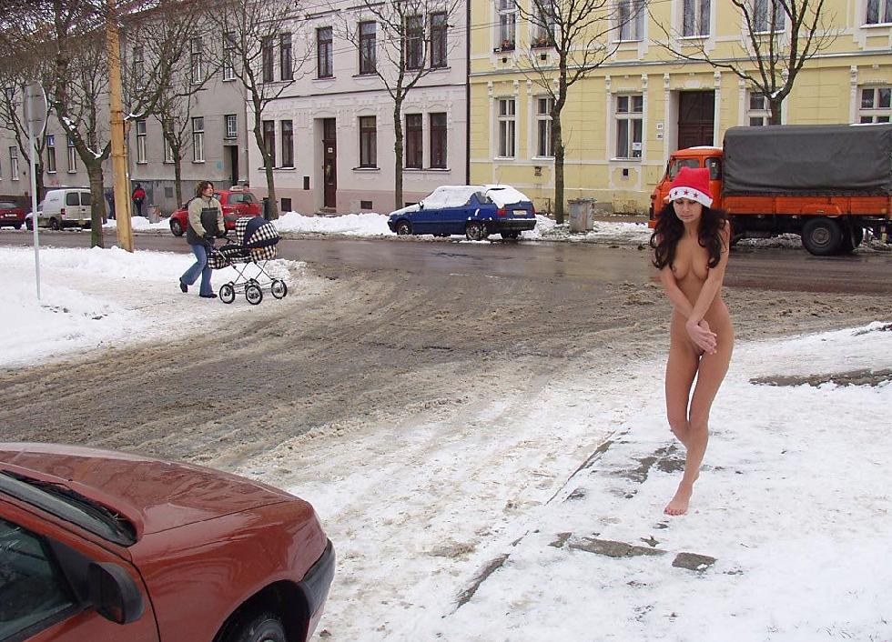 Naked amateur is posing in public places in winter - 7