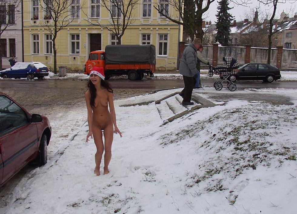 Naked amateur is posing in public places in winter - 9