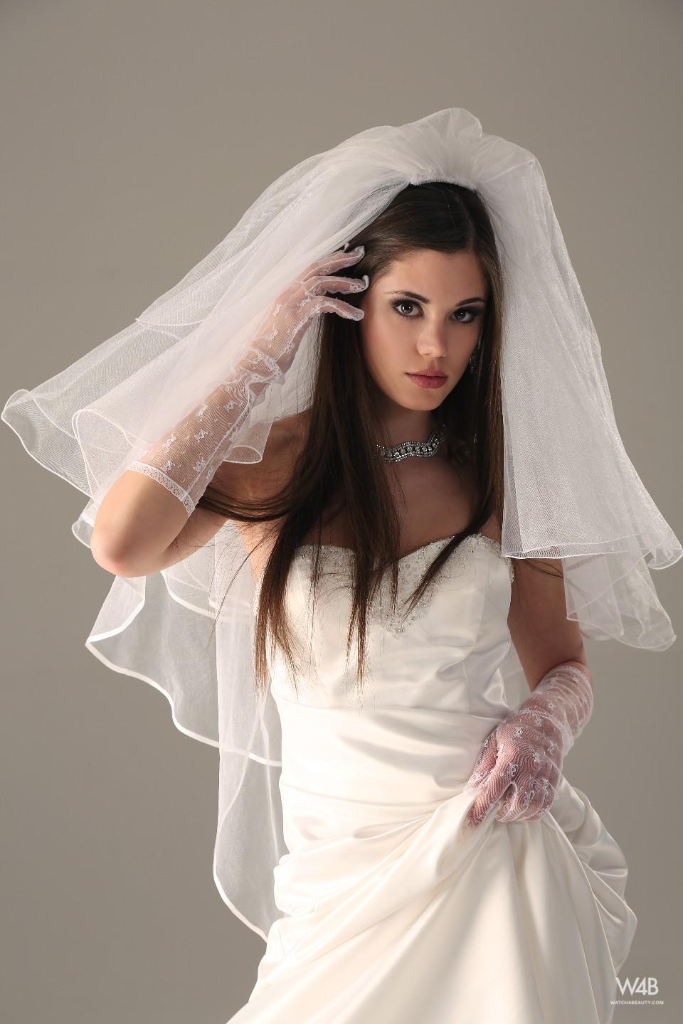 Photoshoot with very sexy bride - Little Caprice - 4