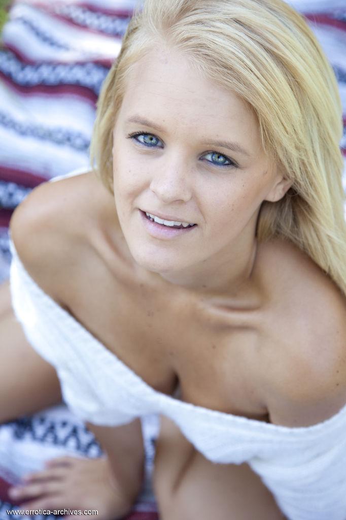Picnic with blonde girl named Marie - 2